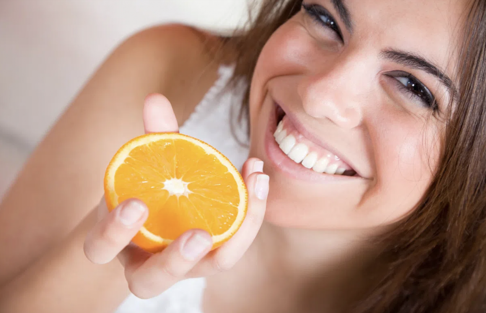 Bổ sung thêm vitamin C để mau tan vết bầm